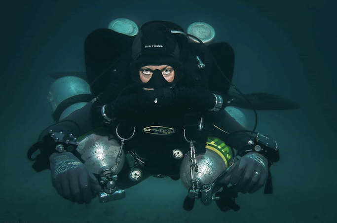 technical-diving-girls-that-scuba